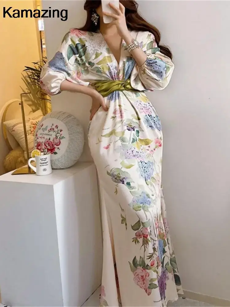 Женское облегающее платье с цветочным принтом V-образным вырезом и