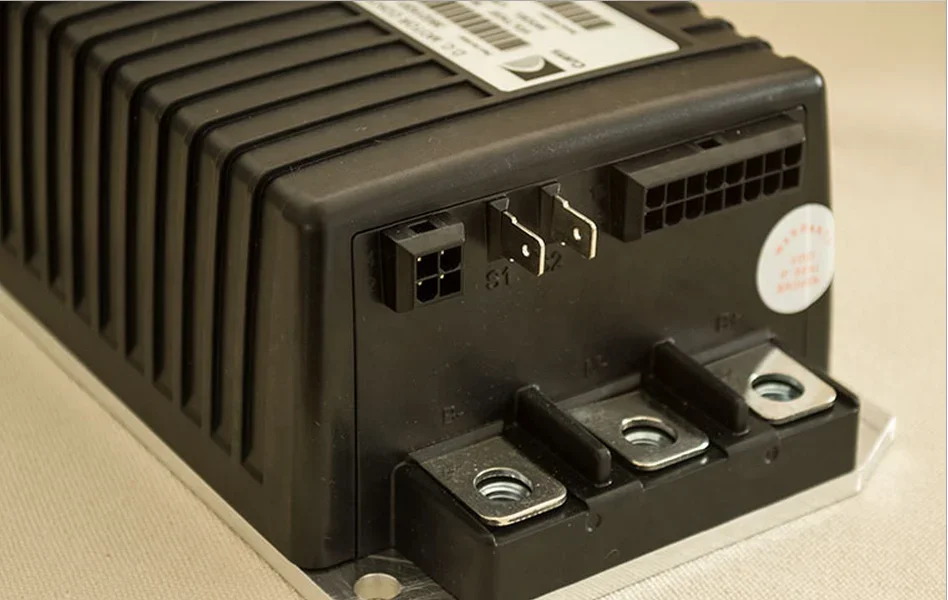 Контроллер Curtis 1266a -5201 постоянного тока 48 В 250 А готов к отправке с большой