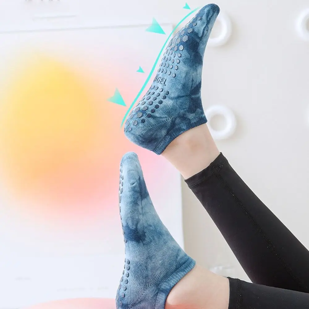 

Anti-Friction Stylish Candy Colours Non-Slip Sports Sweat-Absorbent Women's Socks Tie-Dye Yoga Socks Gradient Color Socks