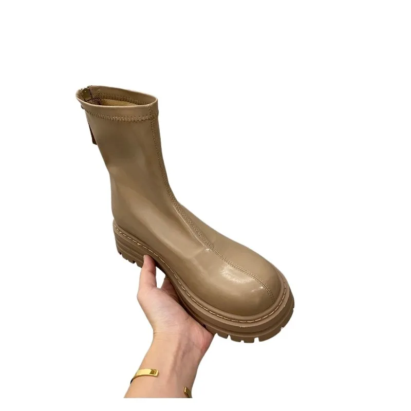 Женские ботинки до середины икры на платформе