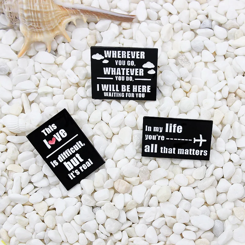 Креативная модная брошь на лацкан с изображением текста масляного цвета