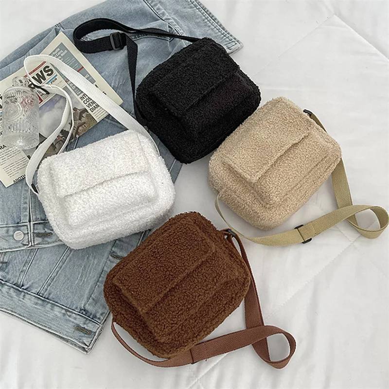 

2022 New Plush Fabric Women's Shoulder Crossbody Bag Small Fashion Lambs Wool Fluffy Fur Winter Female Bag Designer Handbags