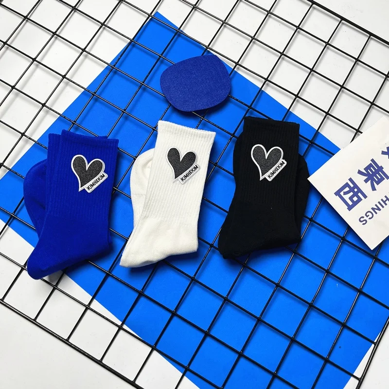 Patch Embroidery Love Middle Tube Stockings for Men Women Sports Lovers Cotton Socks Net Red All-match Casual Sock Four Seasons