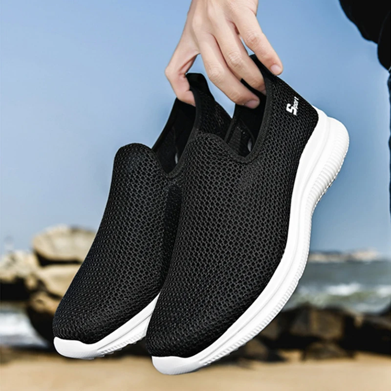 

2022 Fashion Mesh Vulcanized Casual Shoe Running Sneakers Four Seasons Ultra-light Comfortable Breathable Large Size Men's Shoes
