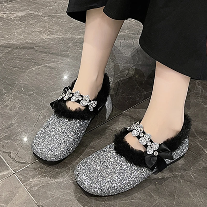 

Роскошные меховые женские лоферы на плоской подошве, короткая плюшевая теплая обувь со стразами, дизайнерские зимние полусапожки, новинка 2024, трендовые Женские повседневные сапоги