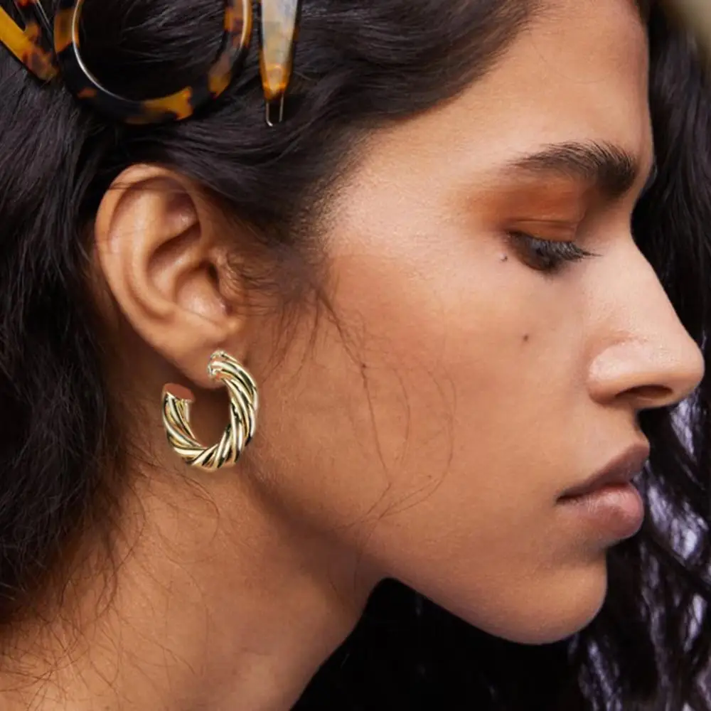 

Простые медные серьги-гвоздики для женщин, массивные металлические маленькие серьги в форме буквы с, модные свадебные украшения для вечери...