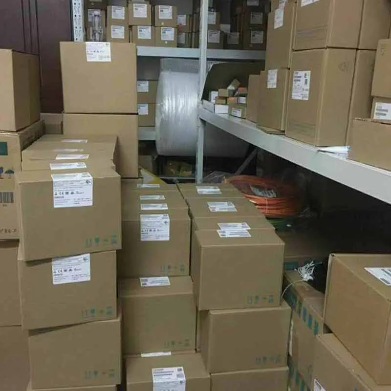 811C-PM-871CA-152 новый оригинальный контроллер PLC 1 год гарантии профессиональные