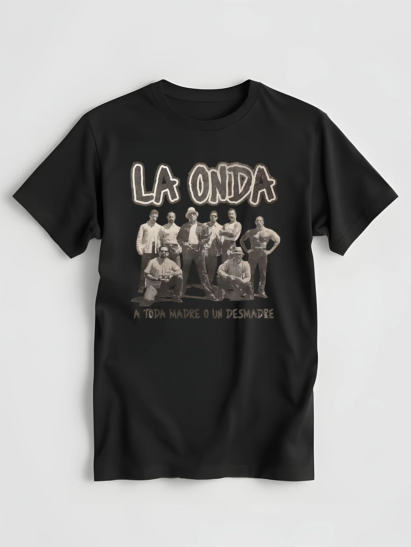 Team La Onda на белой футболке