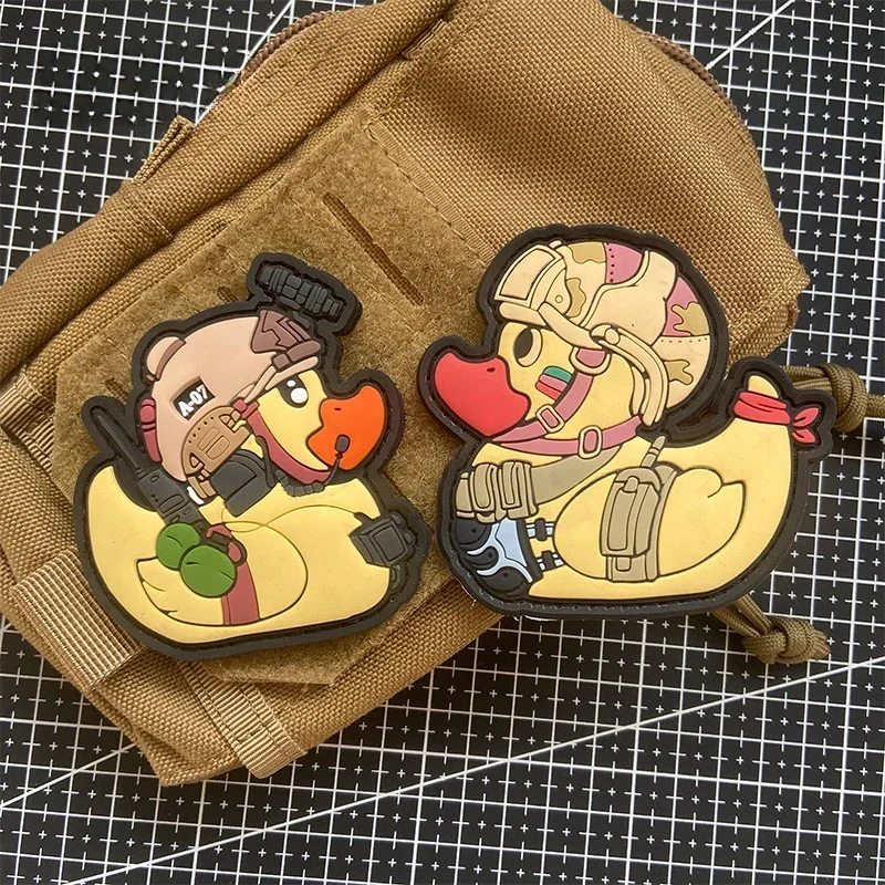 Вышивка в виде утки аппликация милая маленькая Желтая утка военная модель жилет