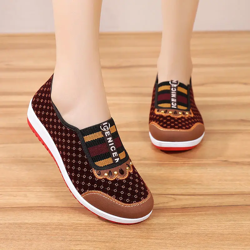 2022 New Style Cloth Shoes Women's Soft Bottom Non-Slip Middle-aged Leisure Cloth  Flat Bottom Mom Shoes Female Shoes
