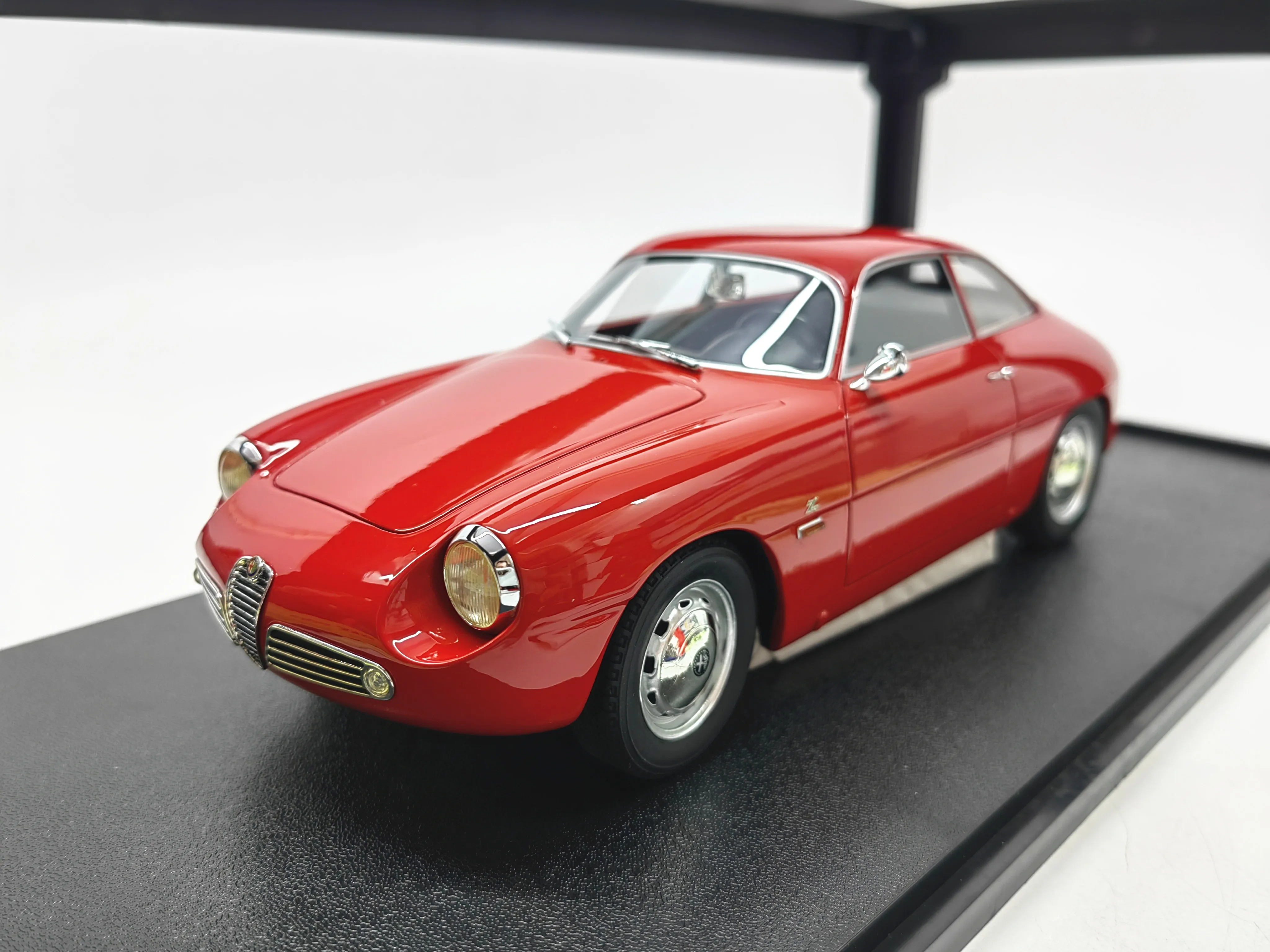 

Культ 1:18 Giulietta Sprint загато X68