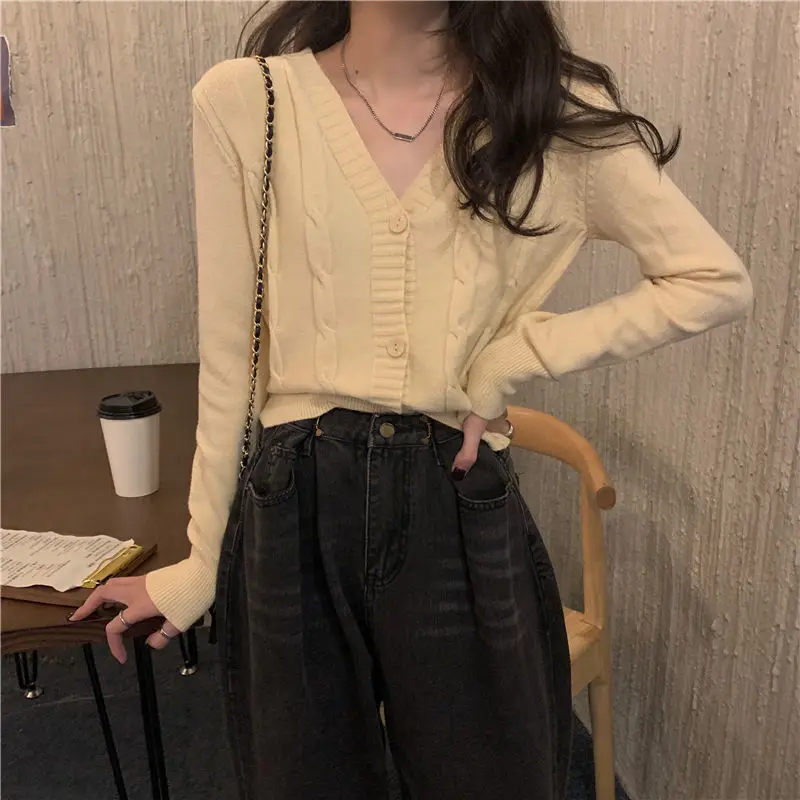 

Beige Ladies Cardigans Long Sleeve Knitted Sweater Women Korean Vest Sweaters Female Jumpers Cardigan Jacket with Buttons Tops