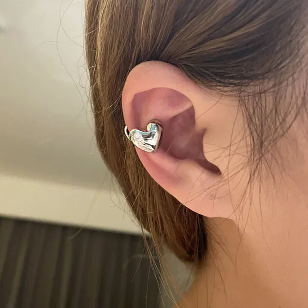 

New Trendy 2022 One Crystal Beads Gold Silver Color Love Heart Clip Earrings For Women Wedding Gift Charms Ear Fashion Jewelry