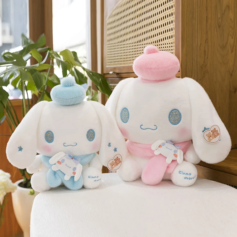 Фото Плюшевая игрушка Sanrio Cinnamoroll, белая собачка с блестящими глазами и синим шарфом, мягкая игрушка-плюш синего цвета. №4