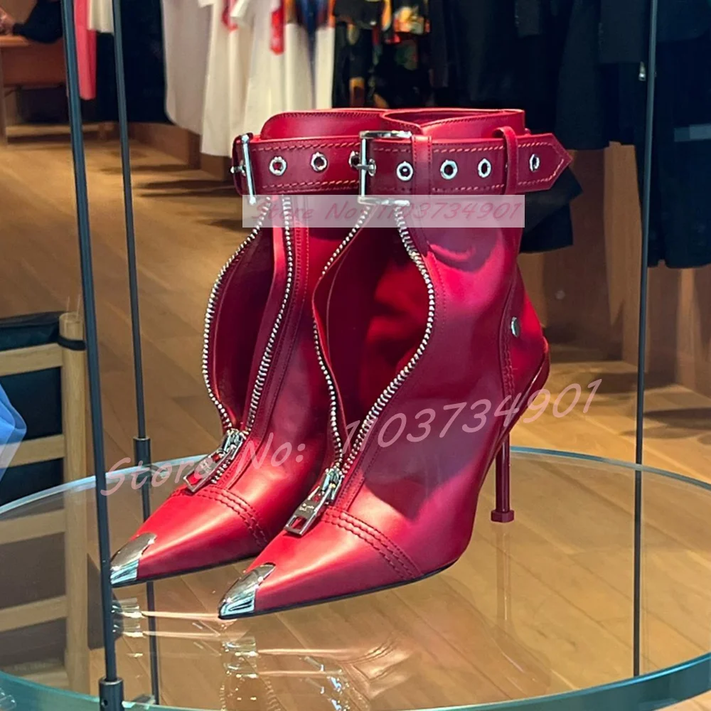 Женские полусапожки на высоком каблуке с ремешком и пряжкой