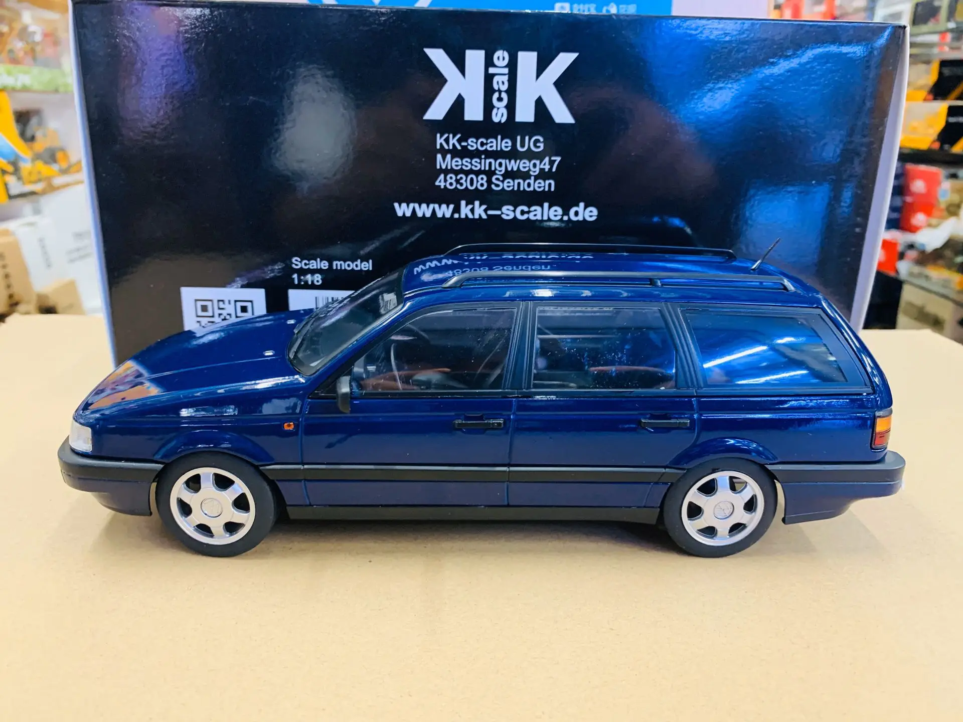 Модели KK Passat B3 Estate VR6 1/18 литые модели автомобилей в коробке |