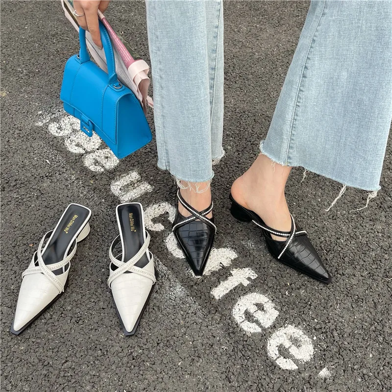 

Low Med Cross-Tied Slippers Soft Women Luxury Shoes Cover Toe Pantofle Slides Jelly Flip Flops Comfort Designer 2022 Summer Poin