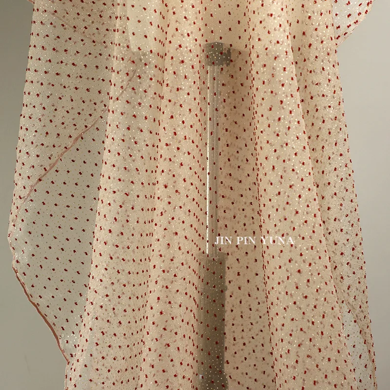 Прозрачная фототкань в красный и бежевый горошек сетчатая ткань Золотой