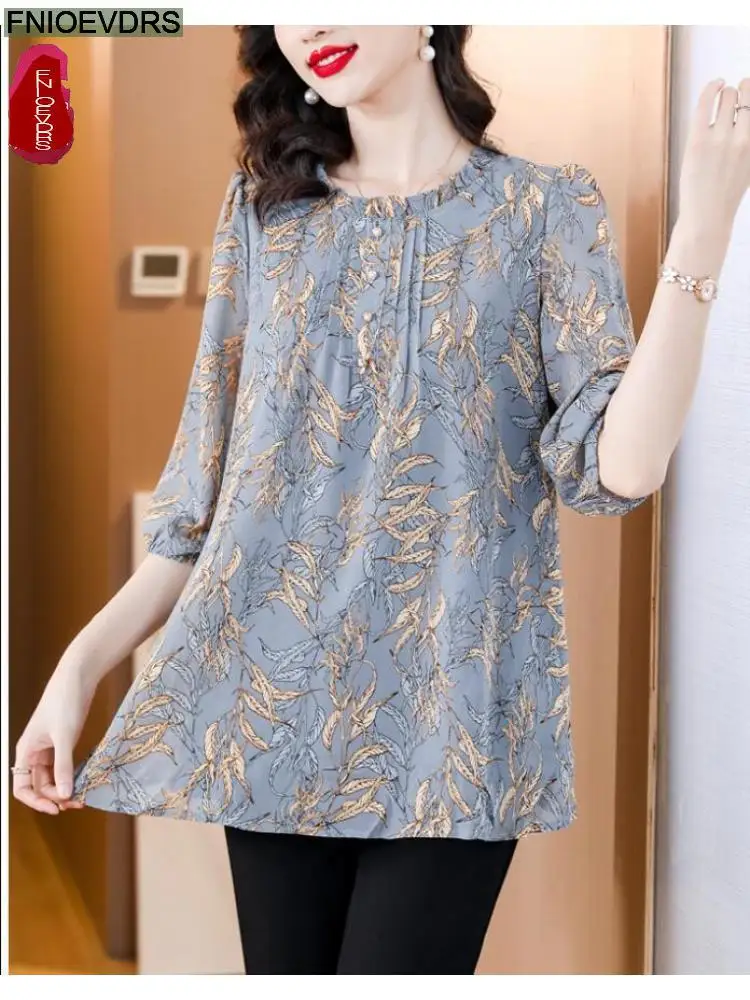 Блузка женская свободного покроя с цветочным принтом