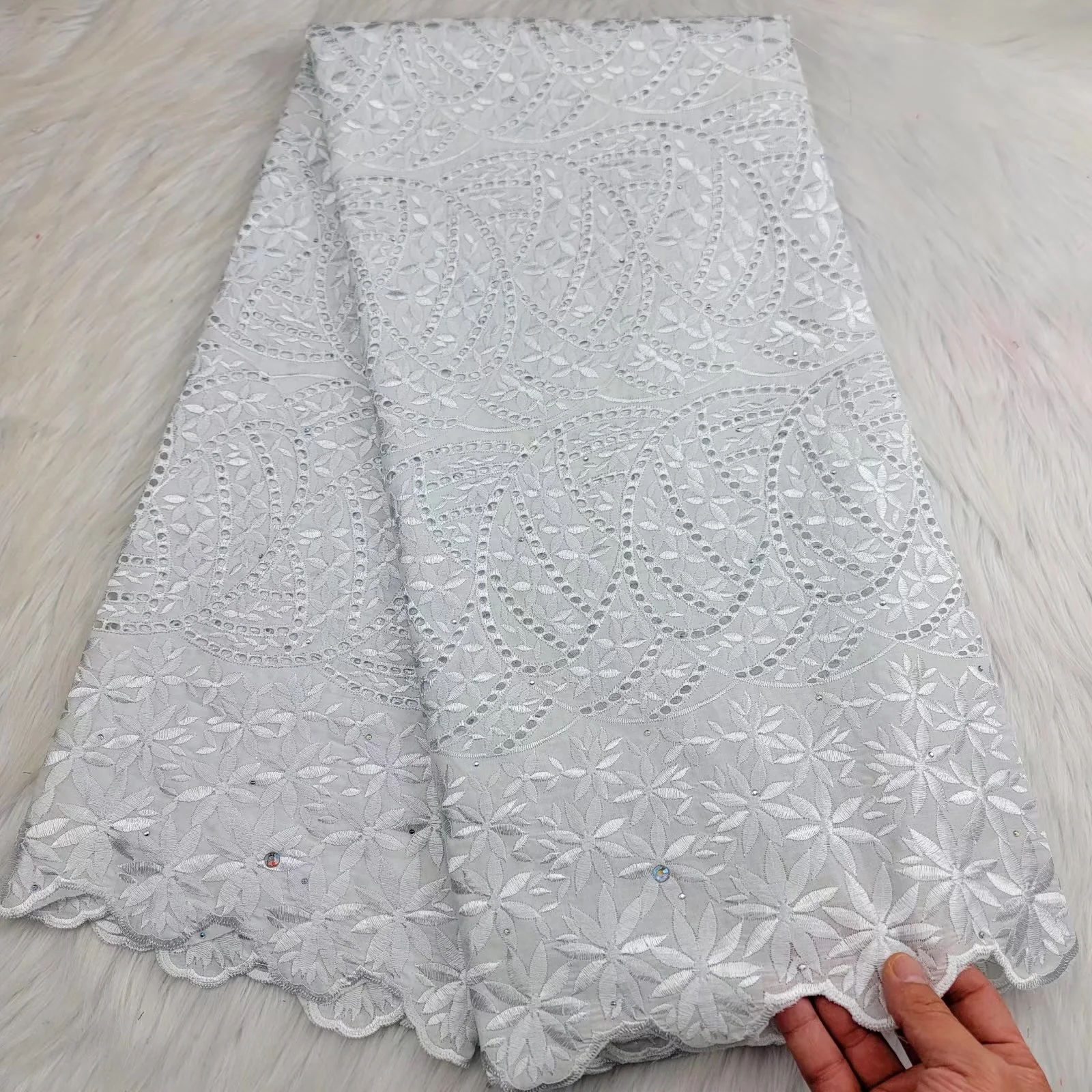 

2022 Latest African Soft Cotton Lace Fabric High Quality Guipure Embroidery With Stone Nigerian Swiss Voile Lace 5Yards Garments