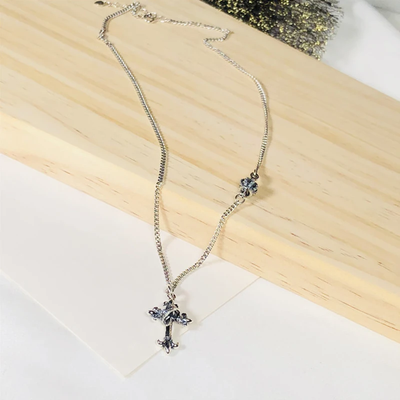 

S925 Sterling Silver Korean Version Of The Crown Cross Necklace Hundred Match Vintage Old Wind Cross Trend Couples Paragraph