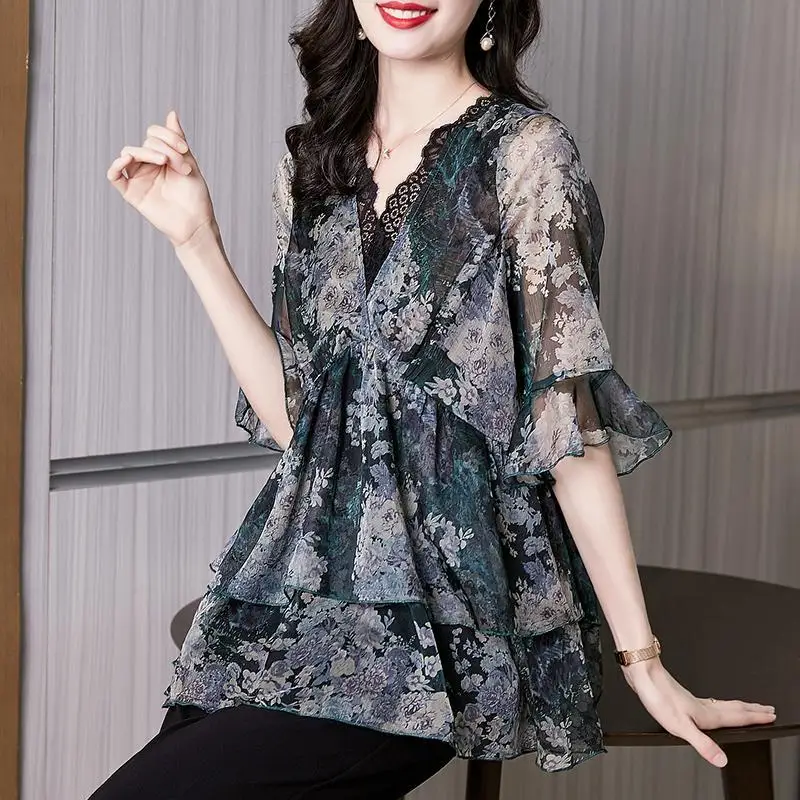 

Blouse women's high -end atmosphere 2023 spring new product chiffon shirt lace high -level sensory loose blouse female clothing