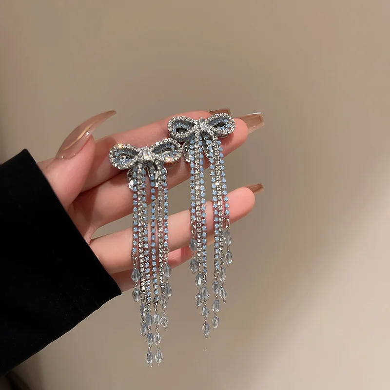 

2022 корейские Роскошные серьги Стразы с бантом и кисточками длинные висячие серьги для женщин элегантные серьги крупные ювелирные изделия в...