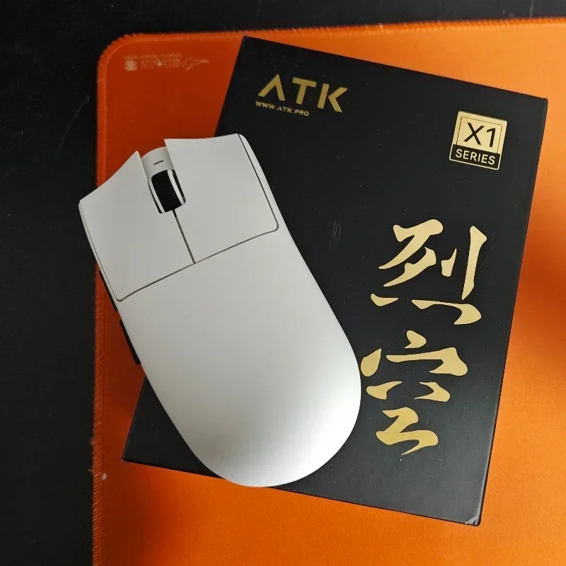 Фото Новая беспроводная легкая игровая мышь ATK X1 SE Starlight с сенсором PAW3395, 26K DPI, поддержкой Hub Page Driver, частотой 1000 Гц, аксессуары для ПК-геймеров №3