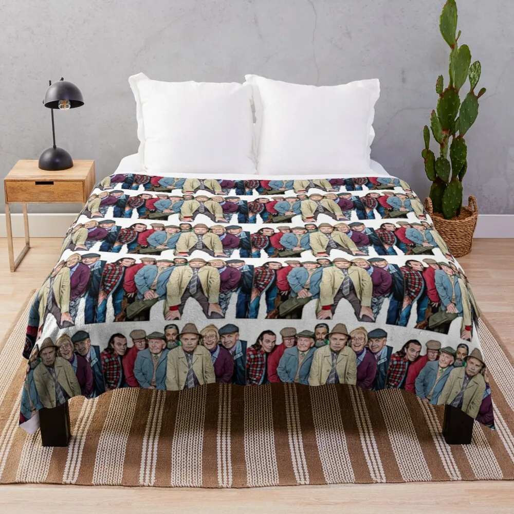 

Still Game Crew, The Clansman Throw Blanket knitted plaid