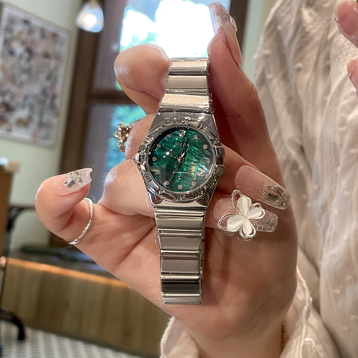 Кварцевые наручные часы