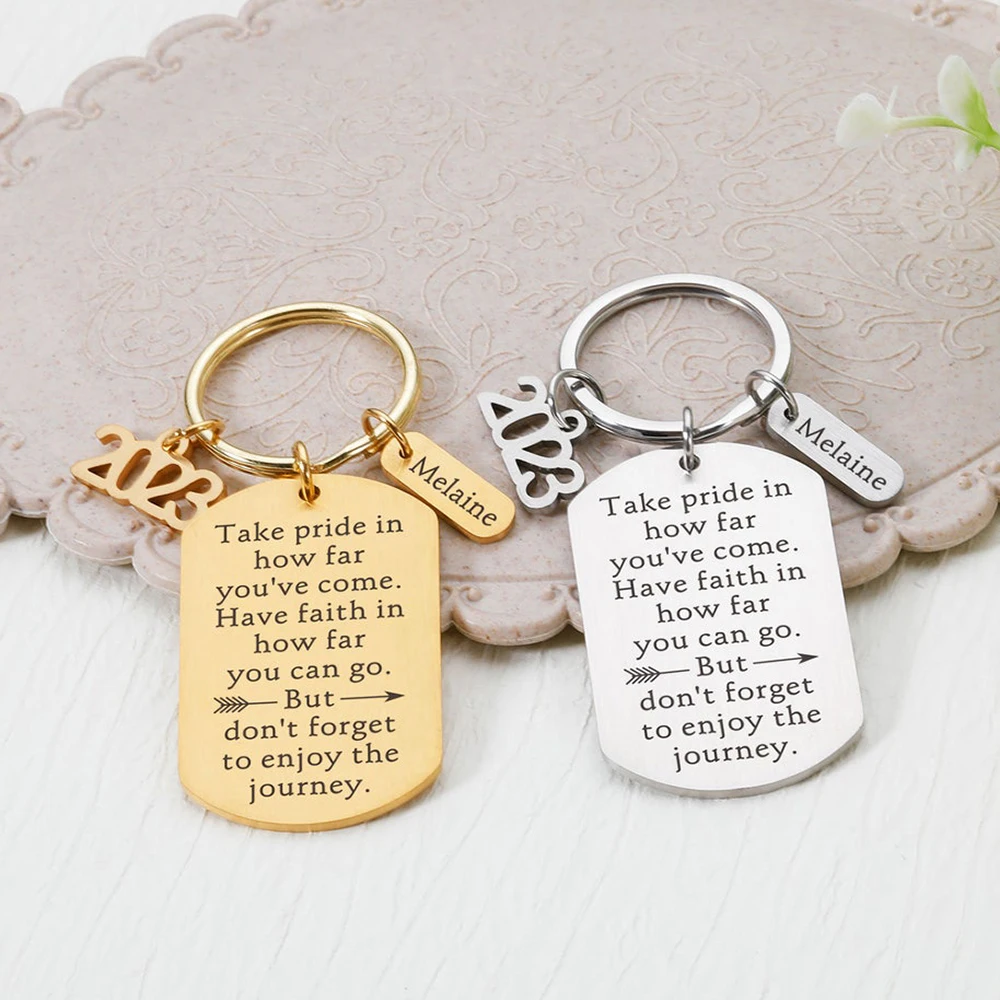 

2023 Senior College Graduates Gifts for Children Graduation Gifts Customized Keychain Meaningful Blessing Words for Son Gifts