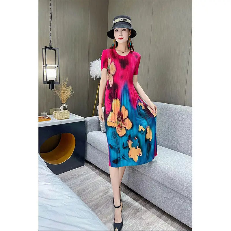 

Fashion temperament fold dress female 2022 Summer new French elegant foreign style thin magic dress o neck short sleeve derss