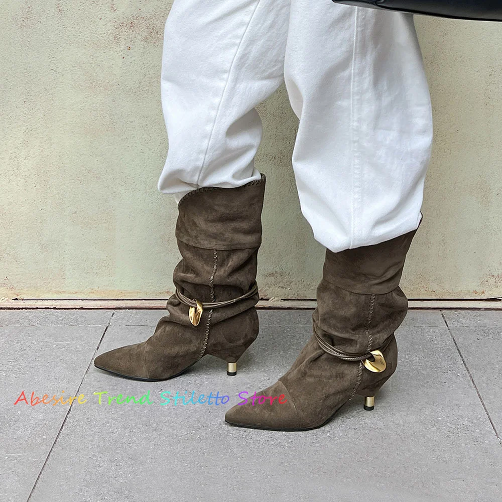 Женские короткие сапоги с острым носком и матовым покрытием увеличивающие рост