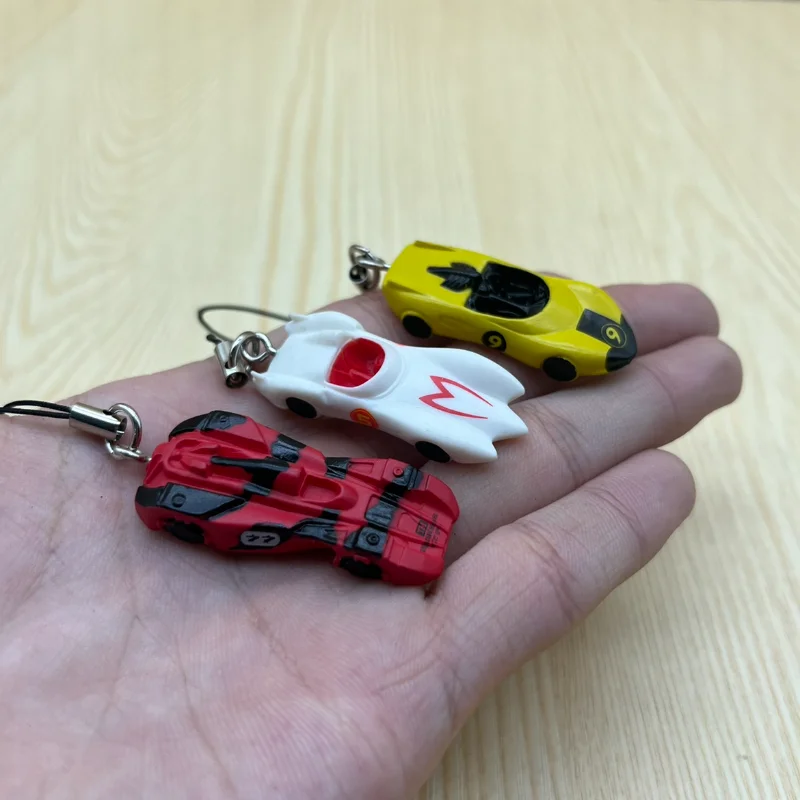 

Мини-брелок для ключей в виде автомобиля