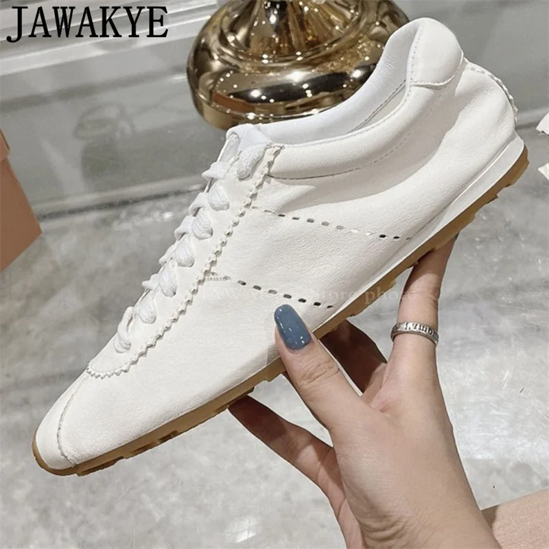 Туфли женские кожаные на шнуровке с круглым носком