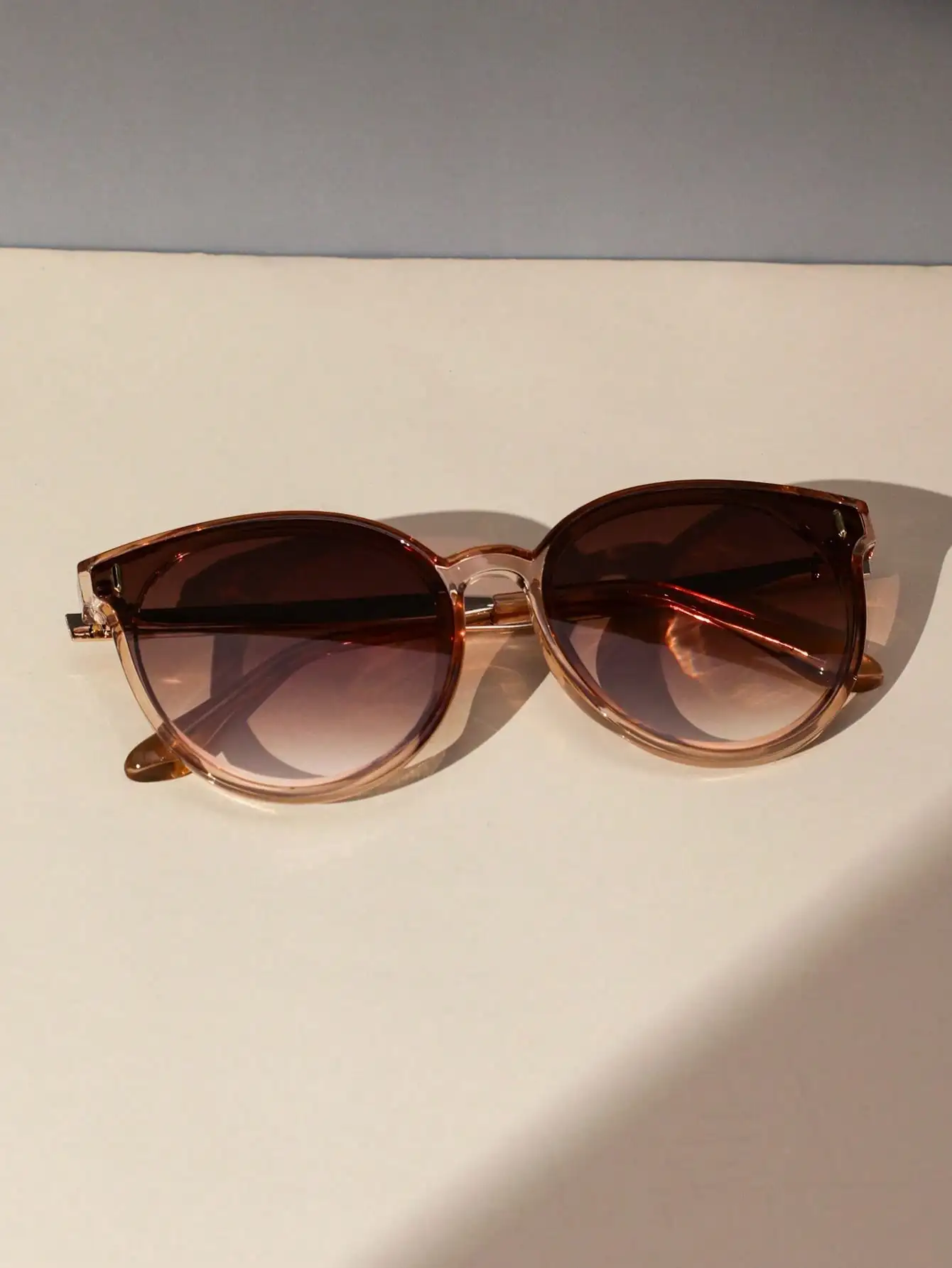 1 шт. солнцезащитные очки унисекс в пластиковой оправе