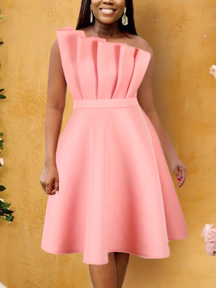 Женское вечернее платье с открытыми плечами белое ТРАПЕЦИЕВИДНОЕ