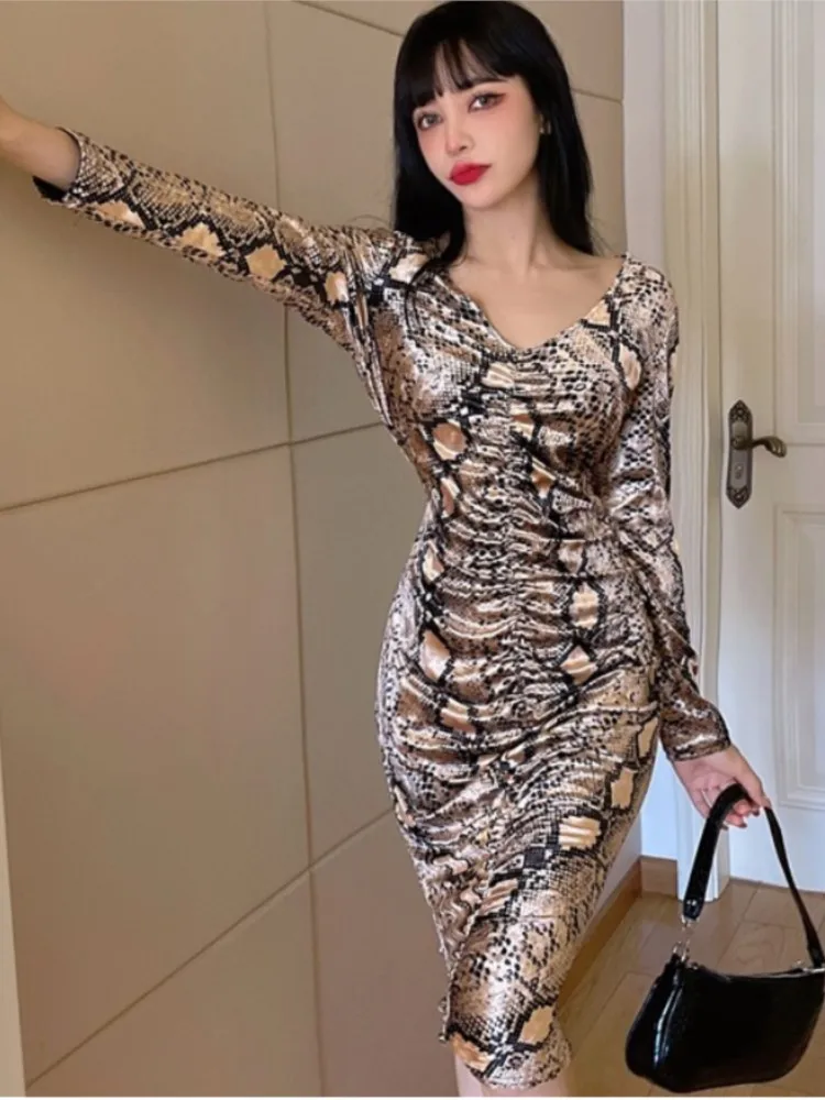 

Женское модное облегающее Привлекательное платье-карандаш с V-образным вырезом, винтажное платье до колена, обтягивающее платье, осень 2021, женская одежда