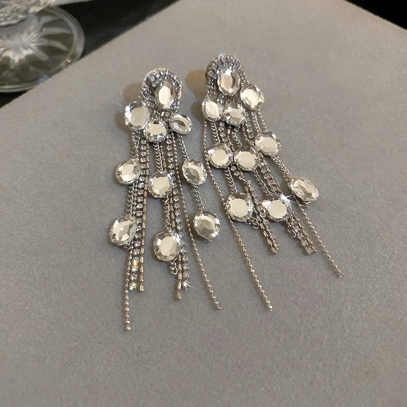 

Стразы овальные серьги-кисточки в форме капли воды для женщин Висячие серьги с кристаллами 2022 модные ювелирные изделия для девочек