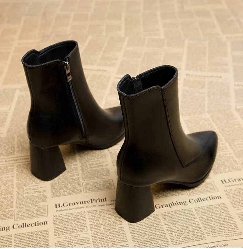 Женские ботильоны с молнией сбоку короткие теплые ботинки на толстом высоком