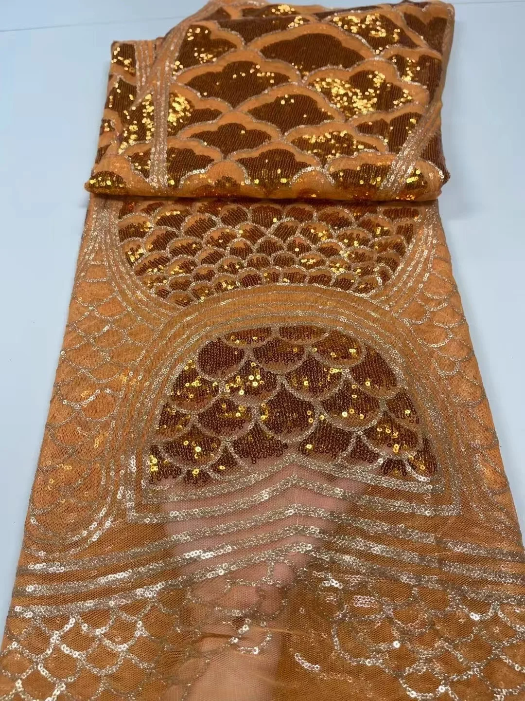 Золотисто-оранжевые блестки аппликация французское кружево материал высокое