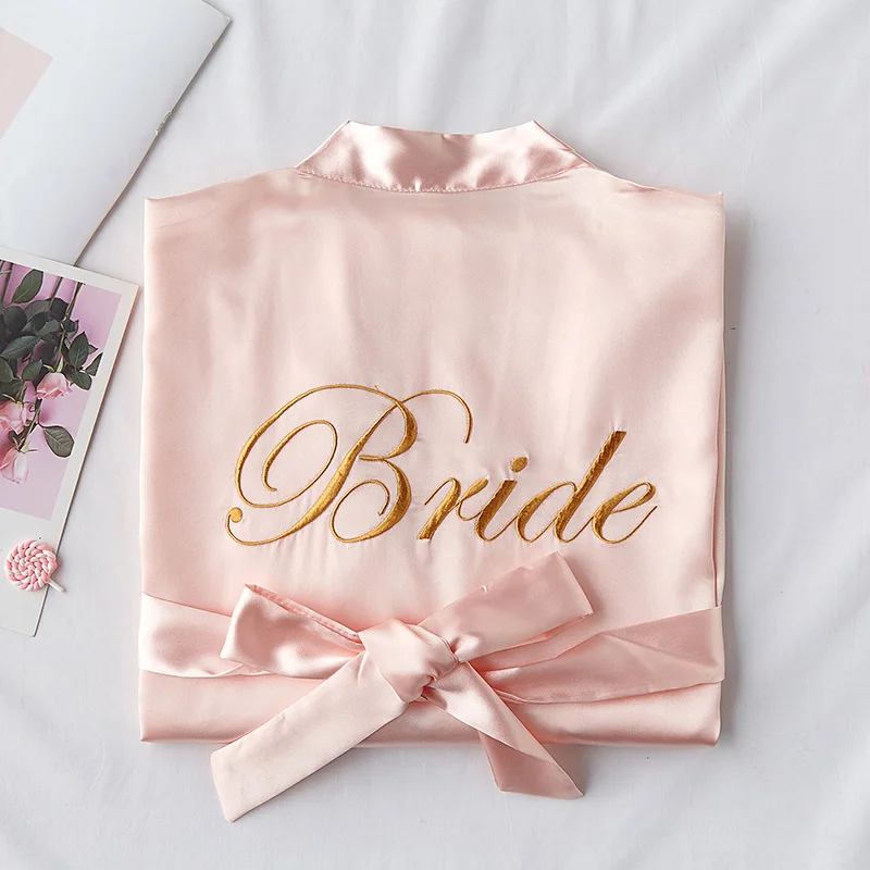 

1pc BrideTo Be Team Bride New Bathrobe SatinSilk Robe Bridal Party Sister Team Mother Shower Gift Bridesmaid Wedding Short Robes