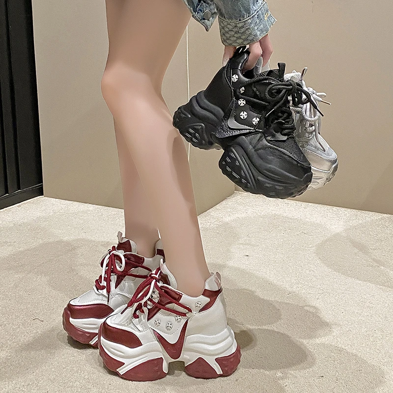 Женские кожаные кроссовки на массивной подошве новинка 2024 осенняя повседневная