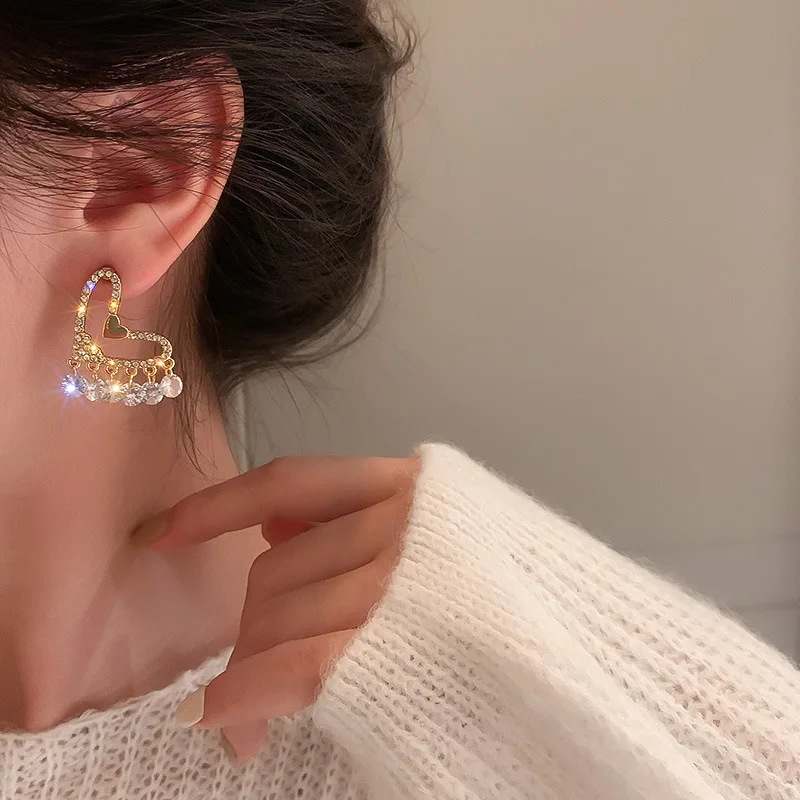 

VSnow Luxury Cubic Zircon Tassel Hollow Love Heart Dangle Earring for Women Charming Gold Metallic Earring Jewelry Accessories