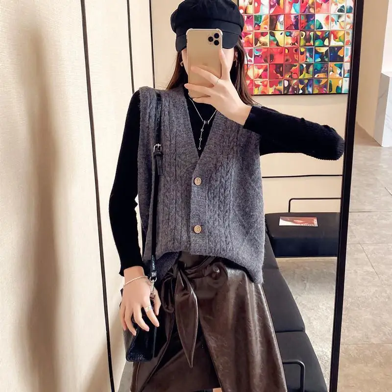 

Gray Japan Spring Fall Korean V-neck Knit Sleeveless Sweater Vest Loose Coat Outcoat Lady Top Cloth for Women girl Waistcoat