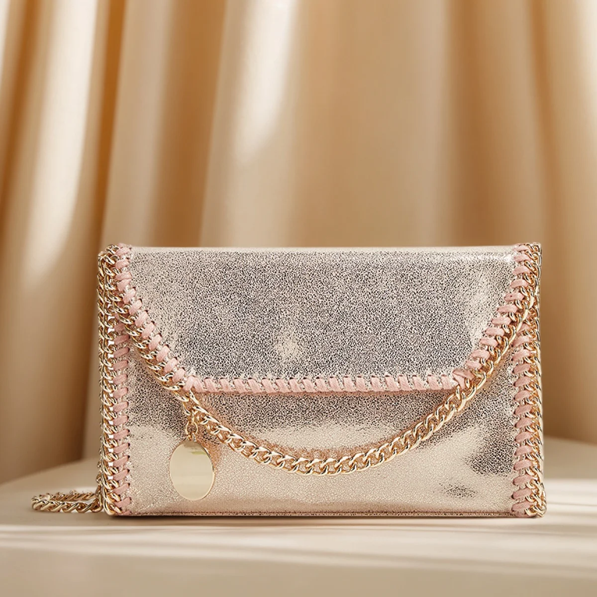 Женская сумка цепочка через плечо со стегаными кошельками и плечевым ремнем