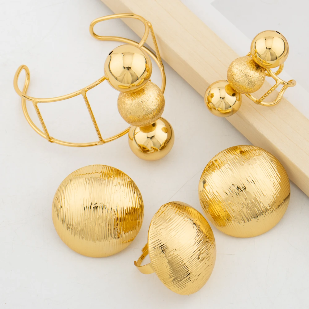 

Luxury Golden Color Jewelry Set African Dubai Large Clip Earrings Finger Ring for Party Beads Bracelet Cocktail Ring Jewelry Set