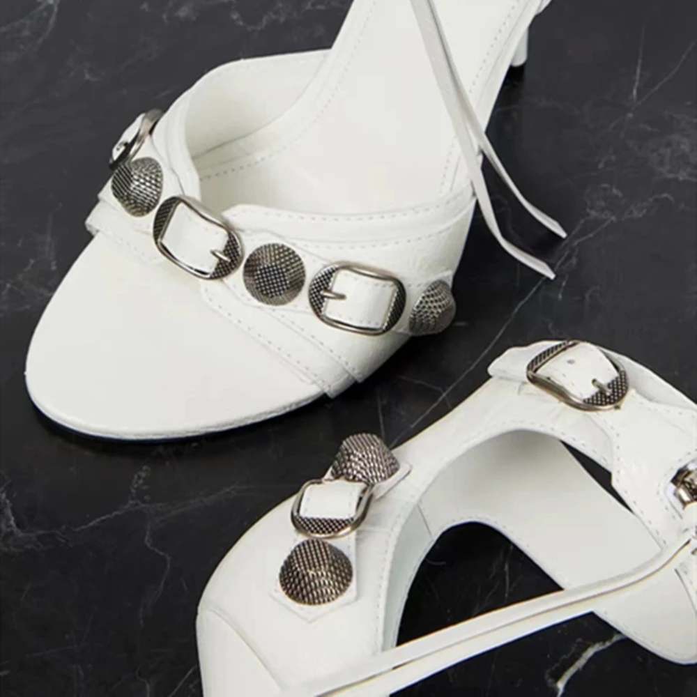 Woman Summer Rivet Pin Buckle Open Toe Hollow Sandals Zipper Round Toe Fashion Sexy for  Retro Slim High Heel Tassel Show Shoes