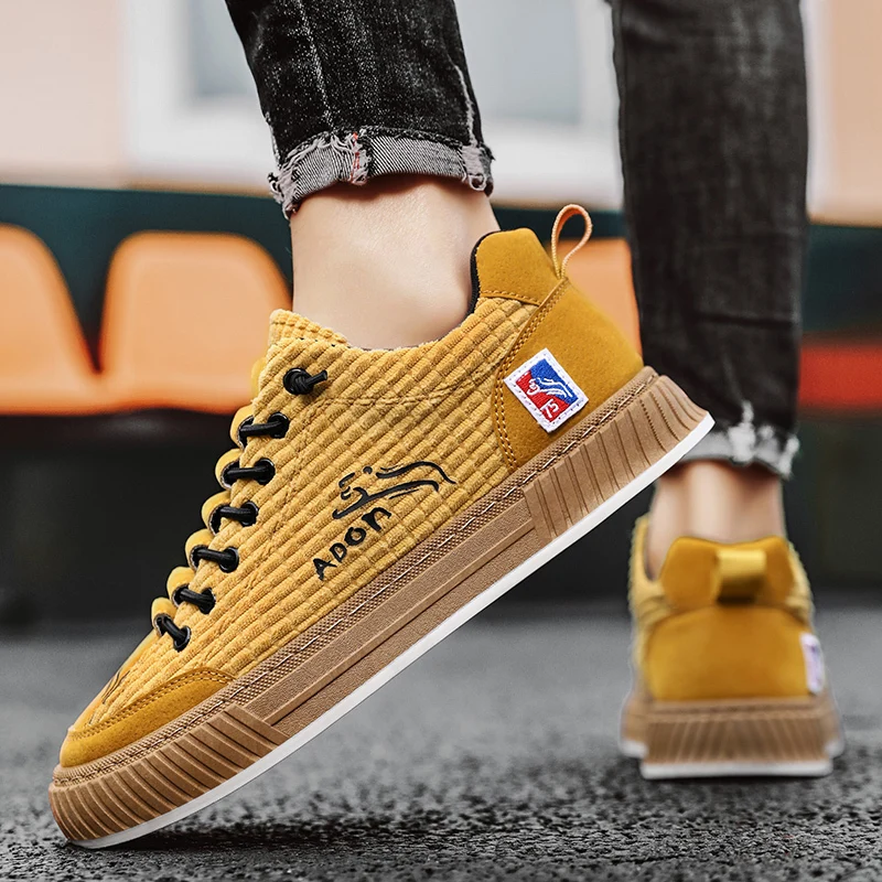 Trendy Men Skateboard Shoes Yellow Streetwear Designer Skate Shoes Men Flats Sneakers Comfortable Thick Sole Sport Sneakers Man