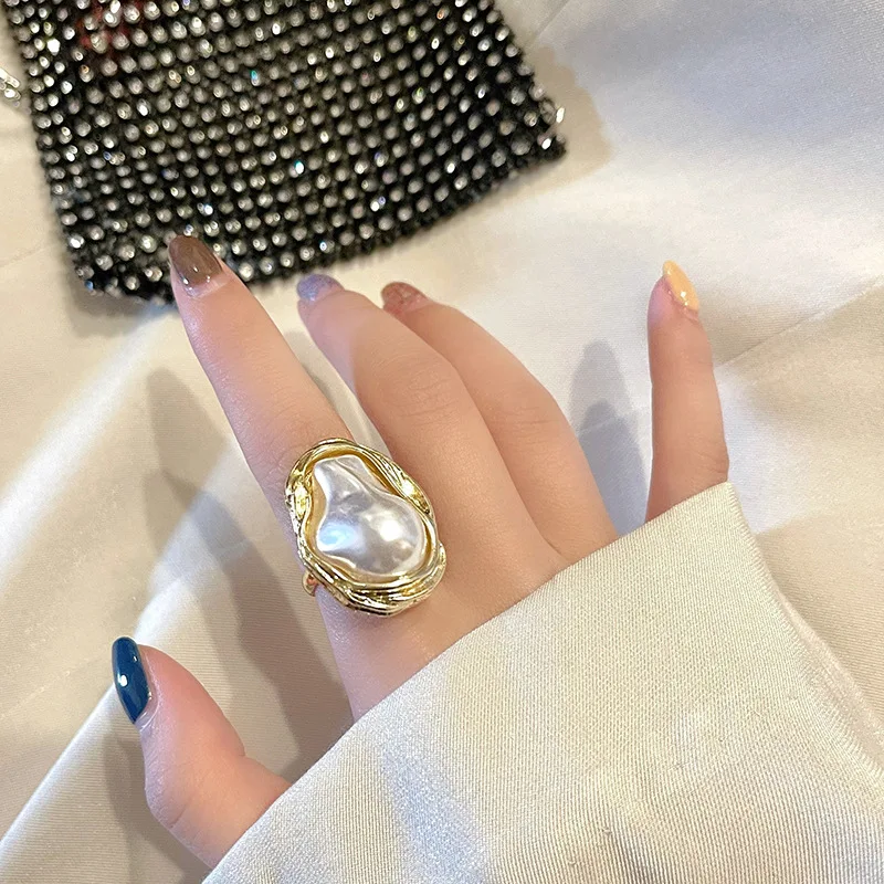 

Vintage Irregular Pearls Exaggerated Index Finger Ring for Women Girls Adjustable Rings New Fashion Wedding Jewelry Accessories